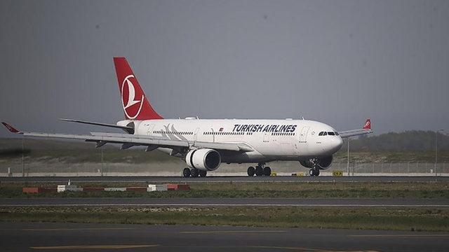 Yolcular fark etti: Meyve kokusu THY uçağını geri döndürdü!