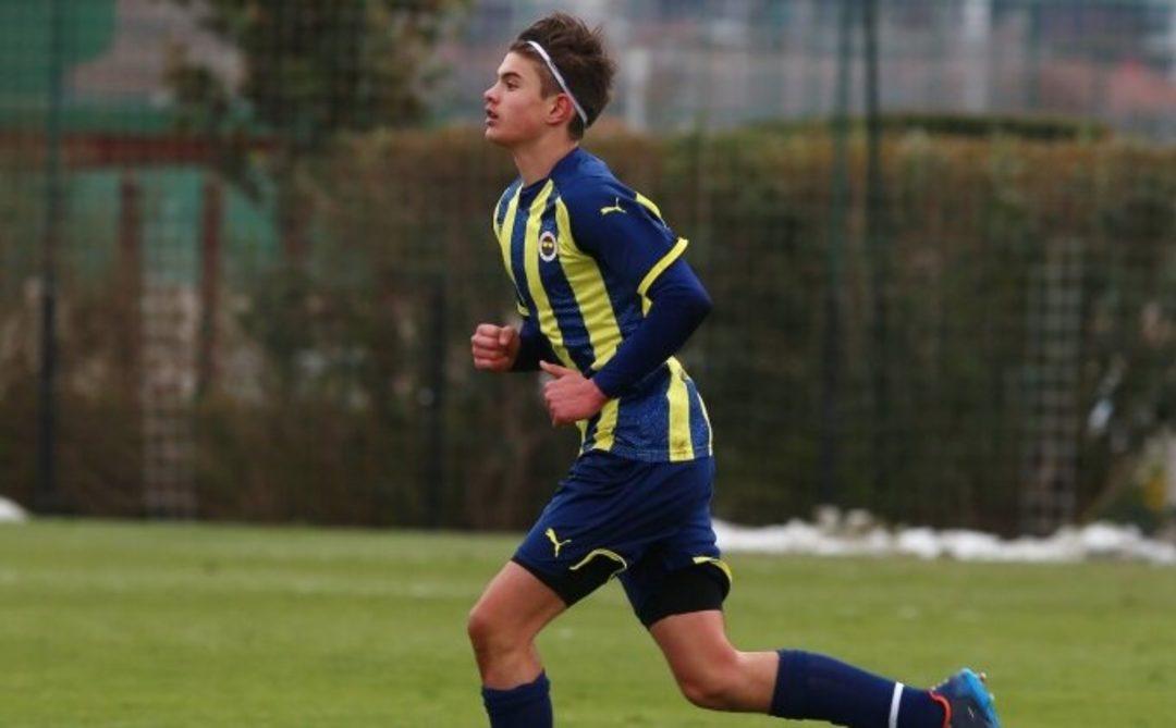 BARCELONA ALTYAPISINDA DA OYNADI