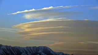 Yüksekova semalarında ortaya çıkan mercek bulutu şaşkına çevirdi