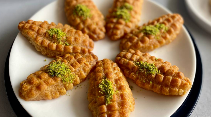 Kandillerin vazgeçilmezi kalburabastı tarifi! Kıyır kıyır kalburabastı nasıl yapılır?