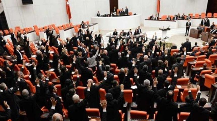 Kabinede g&ouml;zler bu isimlerde