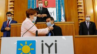 Sosyal medyadan duyurdu! Aşık Mahzuni Şerif'in oğlu Emrah Mahzuni, İYİ Parti'den istifa etti