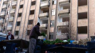 Görenleri şaşırtan manzara... Faciaya davetiye çıkarıyor! Riskli ve kaçacak bir yerin de yok... Binlerce kişi geliyor