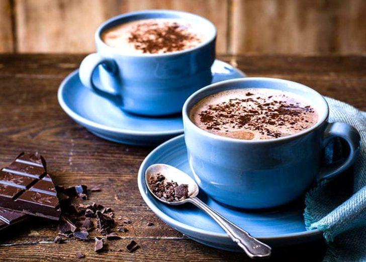 Soğuk günlerde içinizi ısıtacak, tadına doyum olmayacak orijinal sıcak çikolata nasıl yapılır?