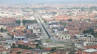 Sakarya'da elinde bıçakla yarı çıplak caddeye çıktı! Kimse ne olduğunu anlayamadı