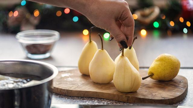 Armut tatlısı nasıl yapılır? Zuhal Topal'la Yemekteyiz armut tatlısı malzemeleri ve tarifi!