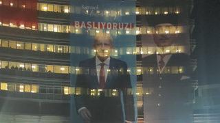 CHP Genel Merkezi'ne asılan pankart gündem oldu! 'Başlıyoruz'