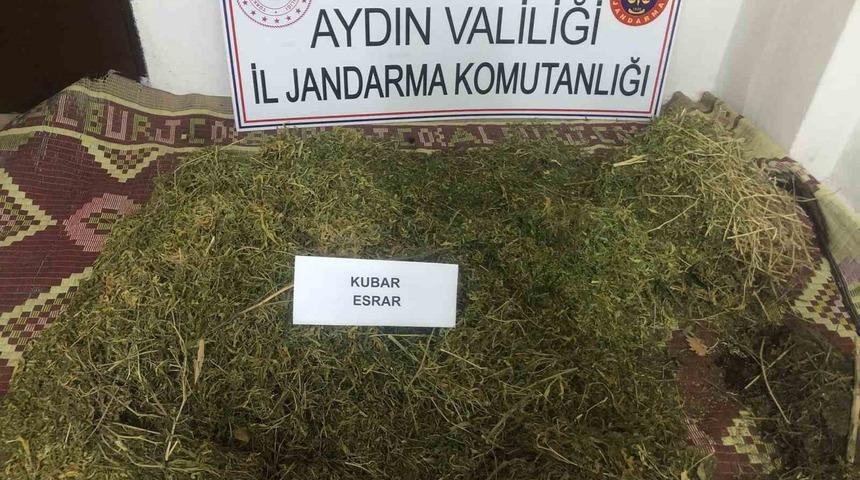Uyuşturucuyu toprağa gömmüş