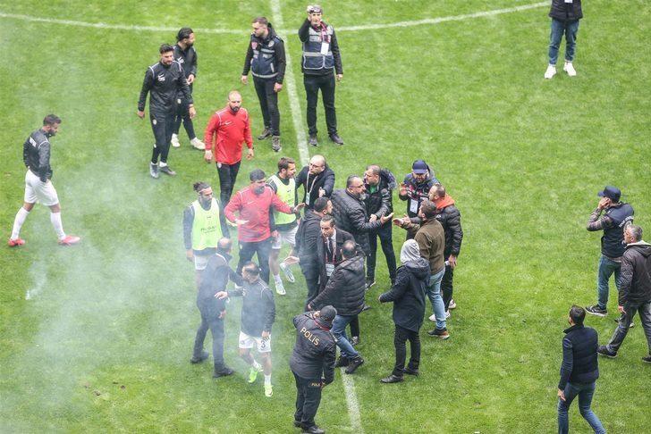 Son dakika: Olaylı Bursaspor - Amedspor maçının faturası açıklandı! Ev sahibine tarihi ceza... G5