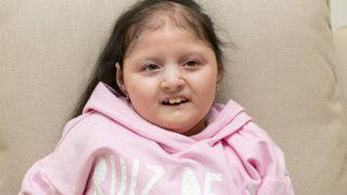 19 yaşında ama her zaman 4 yaşında gibi görünecek! Dünyada bunu yaşayan tek kişi...Yabancılar tarafından taciz ediliyor!