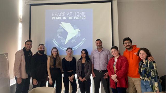 Gençlerin barışın temsilcisi olması için Yurtta Sulh, Dünyada Sulh Projesi İstanbul'da başladı