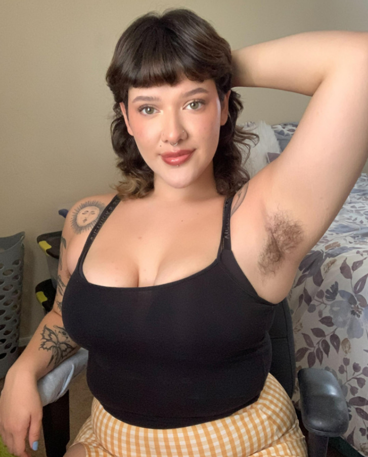 Jilet kullanmaktan vazgeçen 14 kadın vücutlarına olan sevgilerini paylaştılar! Kıllarını almayı bırakarak... G3