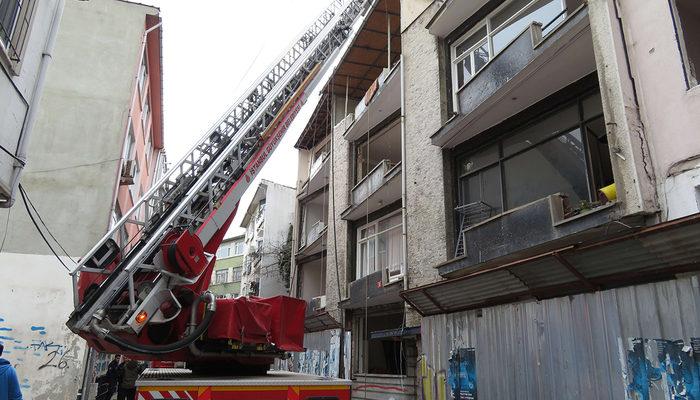 Kentsel dönüşüm çalışmaları için boşaltılmıştı! Demirler kesilirken yangın çıktı: "Yıkılarak yenisi yapılacak"