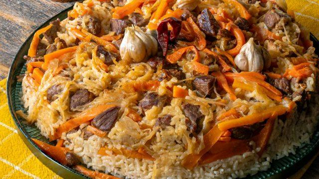 Kaşık kaşık yediren Özbek pilavı tarifi! Sofraların yıldızı Özbek pilavı nasıl yapılır?
