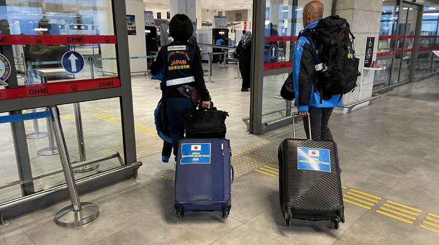 Gaziantep'te görev alan Japon sağlıkçılar alkışlar eşliğinde ülkelerine uğurlandı