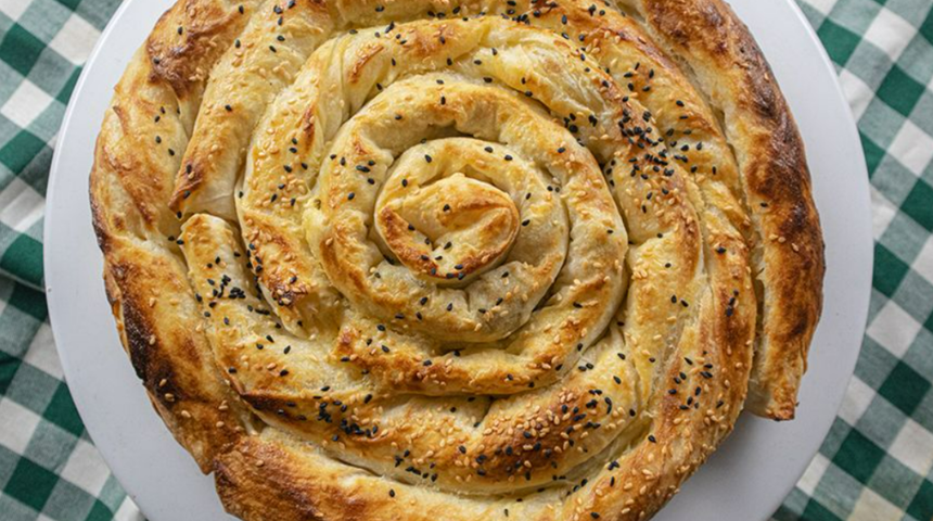 Enfes pırasalı börek tarifi! Çıtır çıtır pırasalı börek nasıl yapılır?