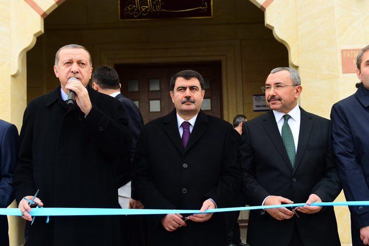 AK Partili eski belediye başkanı paylaşımıyla adeta o kalabalığa yanıt verdi! 'Balkon hazır...'