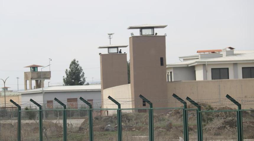 Diyarbakır D Tipi Kapalı Cezaevi boşaltıldı! Yüzlerce tutuklu başka illere sevk edildi…