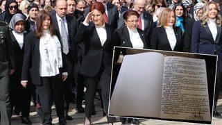 Akşener, kadınlarla Anıtkabir'i ziyaret etti! İşte Anıtkabir Özel Defteri'ni imzalayarak yazdığı yazı