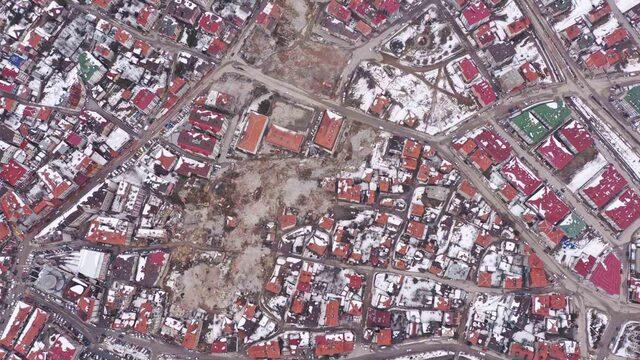 O ilde harekete geçildi! Fay hattı üzerinde bulunuyorlar... 700'ün üzerinde bina yıkılıyor