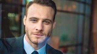 Kerem Bürsin'den üzen haber! Ameliyat masasına yattı 