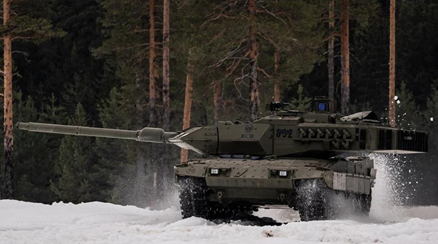 Çoğu hizmet dışı kalmıştı... Alman tankları İsviçre'yi karıştırdı!