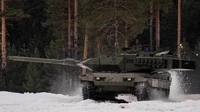 Çoğu hizmet dışı kalmıştı... Alman tankları İsviçre'yi karıştırdı!