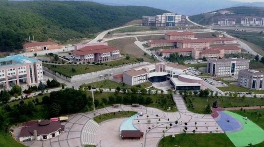 Depremzede öğrenciyle konuşması infiale yol açmıştı! Düzce Üniversitesindeki öğretim görevlisi hakkında karar verildi
