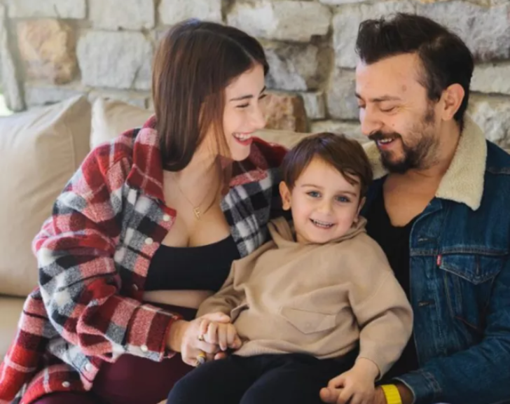 2. kez anne olan Hazal Kaya kızı Süreyya ile poz verdi! Takipçilerinden yorum yağdı