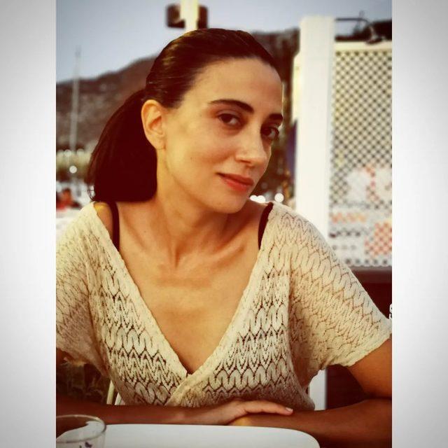 Kızılcık Şerbeti'nin Nursema'sı Ceren'i bir de Instagram'da görün! Mini elbisesiyle olay oldu: 'Of abla napıyosun'