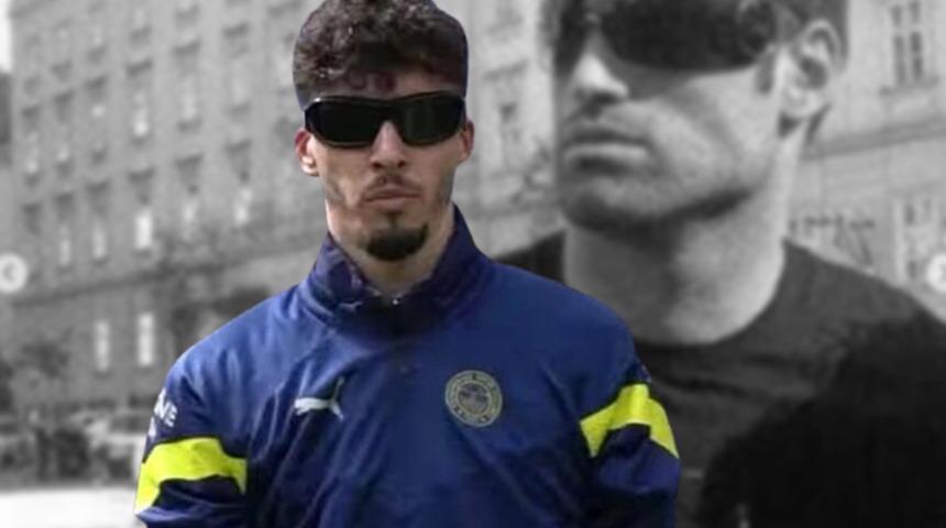 Altay Bayındır'ın taktığı gözlükler sosyal medyada gündem oldu, akıllara Volkan Demirel'in efsane fotoğrafı geldi!