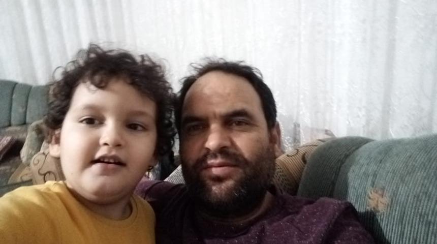 Boşanma aşamasındaki eşinin götürdüğü oğlunu geri istiyor