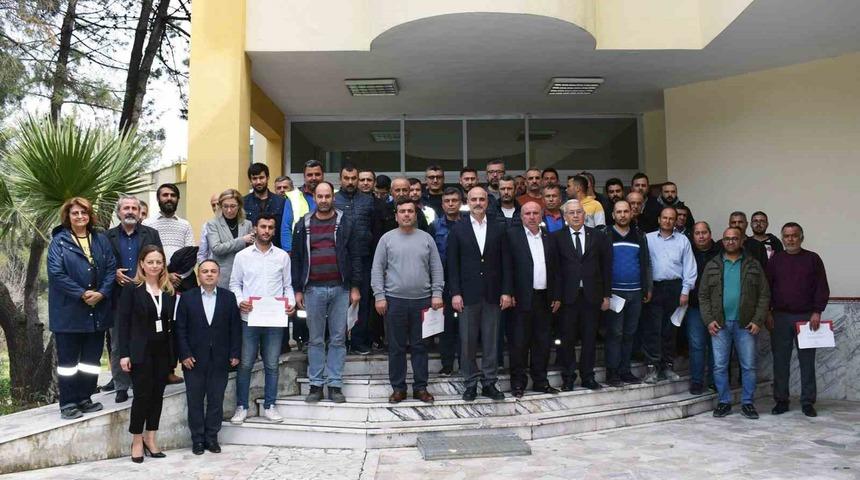 11 kişiyi enkazdan çıkaran YK Enerji arama kurtarma ekibine plaket