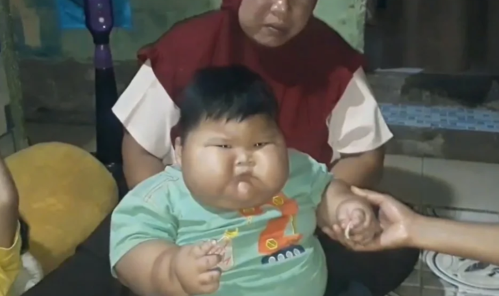 16 aylık 27 kilo! Sekiz yaşındaki bir çocukla aynı kiloda... Hastaneye kaldırıldığı açıklandı G3