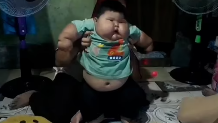 16 aylık 27 kilo! Sekiz yaşındaki bir çocukla aynı kiloda... Hastaneye kaldırıldığı açıklandı G5