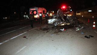 Tokat'ta feci kaza! Karşı şeride geçen otomobil cipe çarptı: 2 ölü 4 yaralı