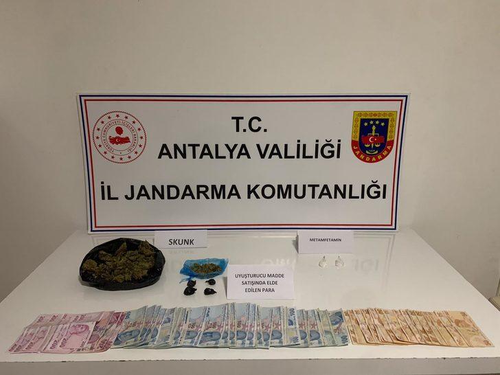 Antalya'da uyuşturucu operasyonunda 3 şüpheli yakalandı