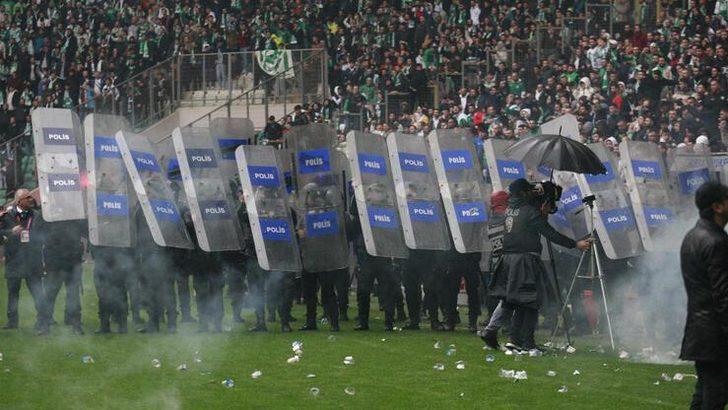 Son dakika: Olaylı Bursaspor - Amedspor maçının faturası açıklandı! Ev sahibine tarihi ceza... G2