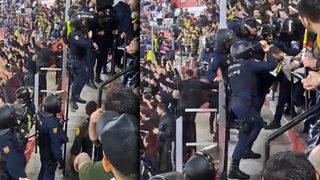 Sevilla Fenerbahçe maçında sarı-lacivertli taraftarlara polis saldırdı! Bir taraftarın suratına copla vurdular...