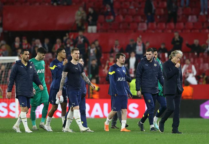 Spor yazarları Sevilla-Fenerbahçe maçını değerlendirdi! Sarı-Lacivertliler'in teknik direktörü Jorge Jesus'a çarpıcı sözler... "Korkak bir hoca olmasaydı..." G1