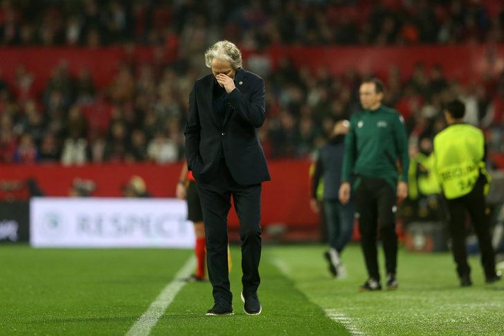 Spor yazarları Sevilla-Fenerbahçe maçını değerlendirdi! Sarı-Lacivertliler'in teknik direktörü Jorge Jesus'a çarpıcı sözler... "Korkak bir hoca olmasaydı..." G4