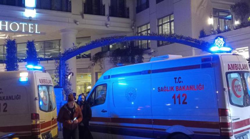 Beyoğlu’nda lüks otelde yangın paniği! Çok sayıda çalışan dumandan etkilendi