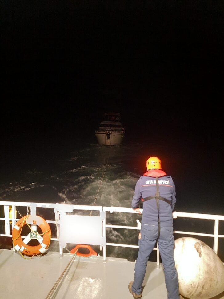 Beylikdüzü açıklarında sürüklenen tekne kurtarıldı