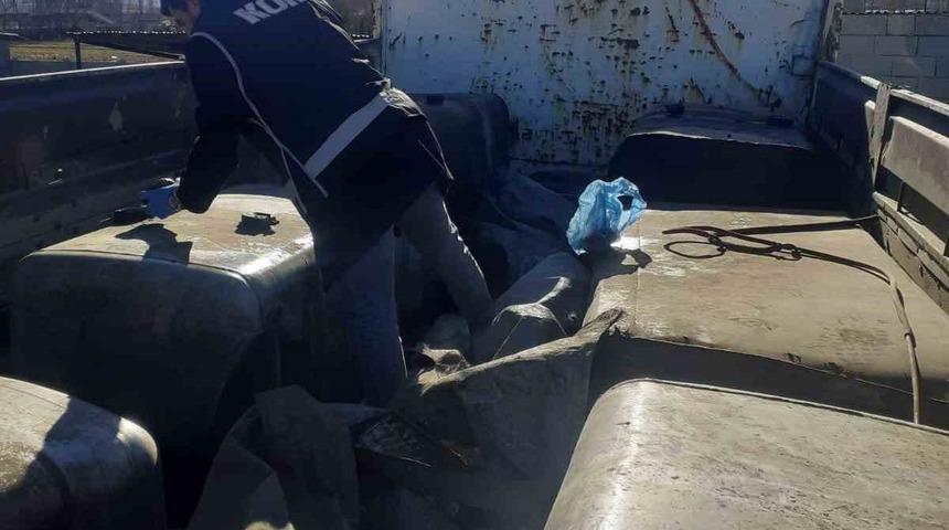 Iğdır&rsquo;da 6 ton g&uuml;mr&uuml;k ka&ccedil;ağı akaryakıt ele ge&ccedil;irildi