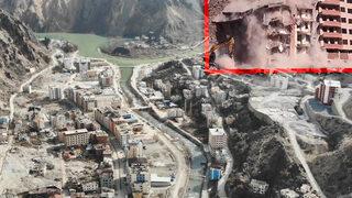 Evler, mahalleler birer birer sular altında kalıyor! Türkiye'nin 1 numarası, bir ilçeyi adeta göle çevirdi: Yıkım başladı