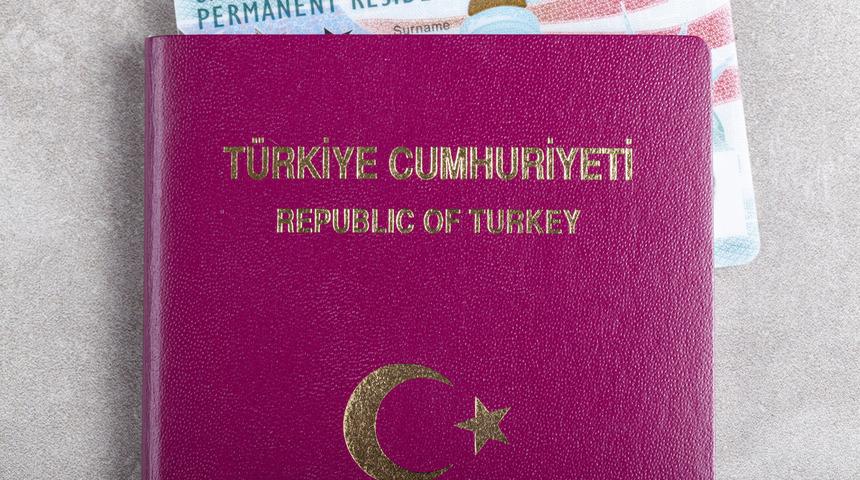 Green Card kazanıp gitmemek mümkün mü? Green Card mülakatından sonra Amerika'ya gitmezsem ne olur, Green Card çıktıktan sonra iptal olur mu?