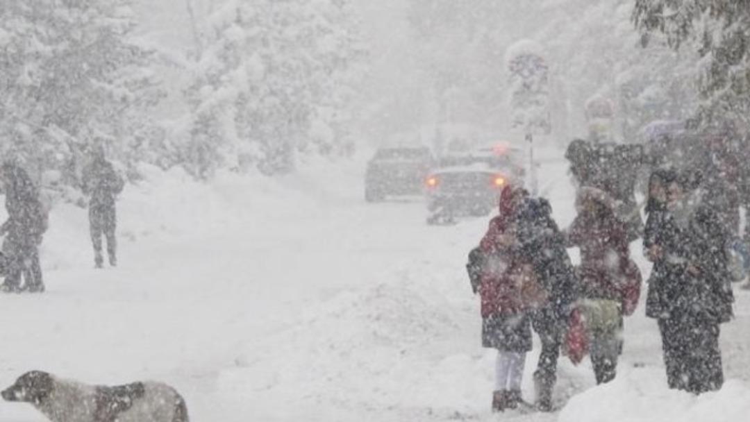 Doğu'da kar esareti başladı