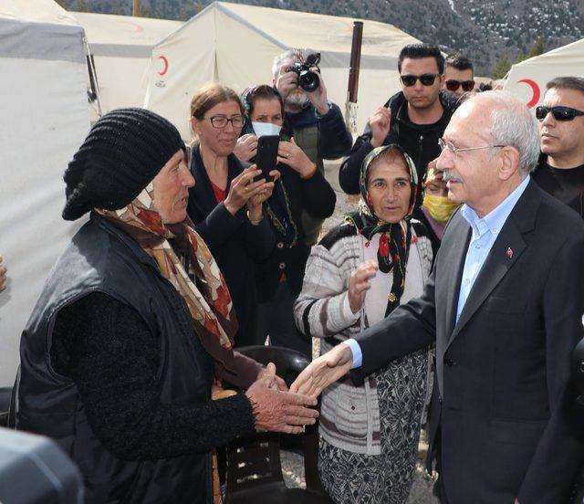 kilicdaroglu-bizimle-tartisacaklarina-cadir-ve-konteyner-sorununu-cozsunler_6651_dhaphoto6