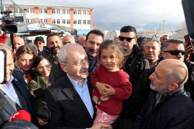 kilicdaroglu-bizimle-tartisacaklarina-cadir-ve-konteyner-sorununu-cozsunler_6651_dhaphoto4