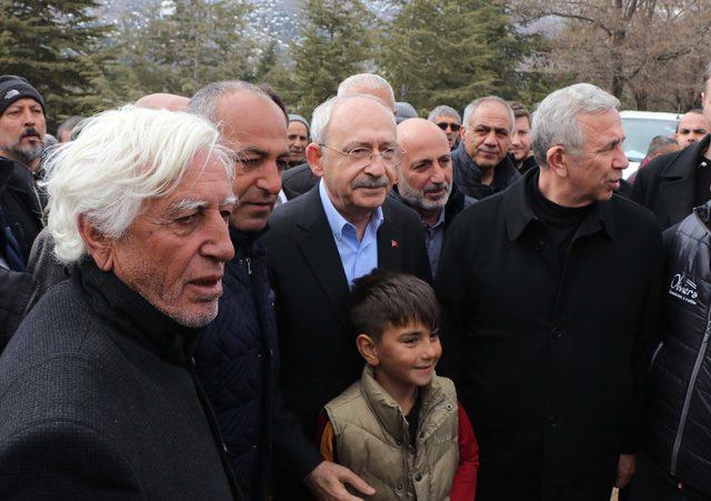 kilicdaroglu-bizimle-tartisacaklarina-cadir-ve-konteyner-sorununu-cozsunler_6651_dhaphoto2